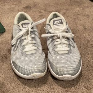 Nike Women’s Flex Experience RN 7